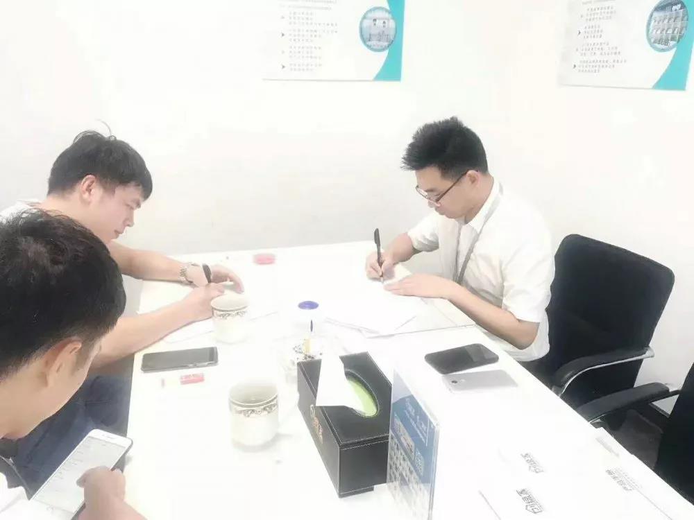 熱烈祝賀王總簽約創綠家江蘇省無錫市區級代理！