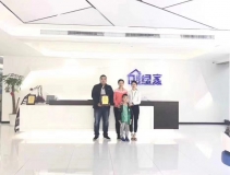 熱烈祝賀米總一家簽約創綠家泰安市區級代理！
